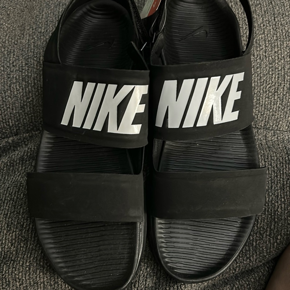 Nike Tanjun Women's Sandals (Black/White) size 9